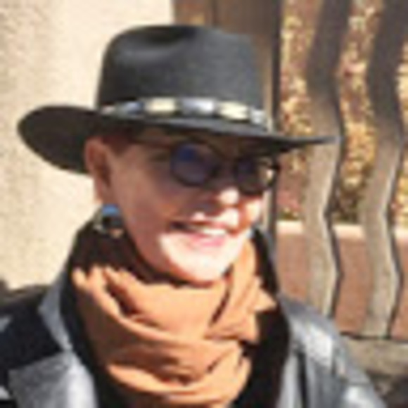 Meet your Posher, Bette - Picture 1 of 1